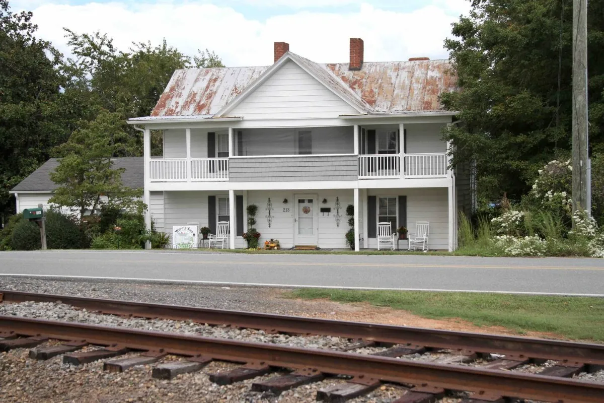 Whistle Stop Historic Lodging