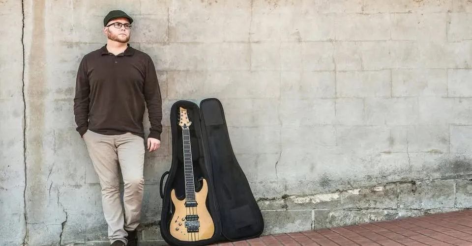 Single Event SUNDAY FUNDAY LIVE MUSIC with Patrick Young