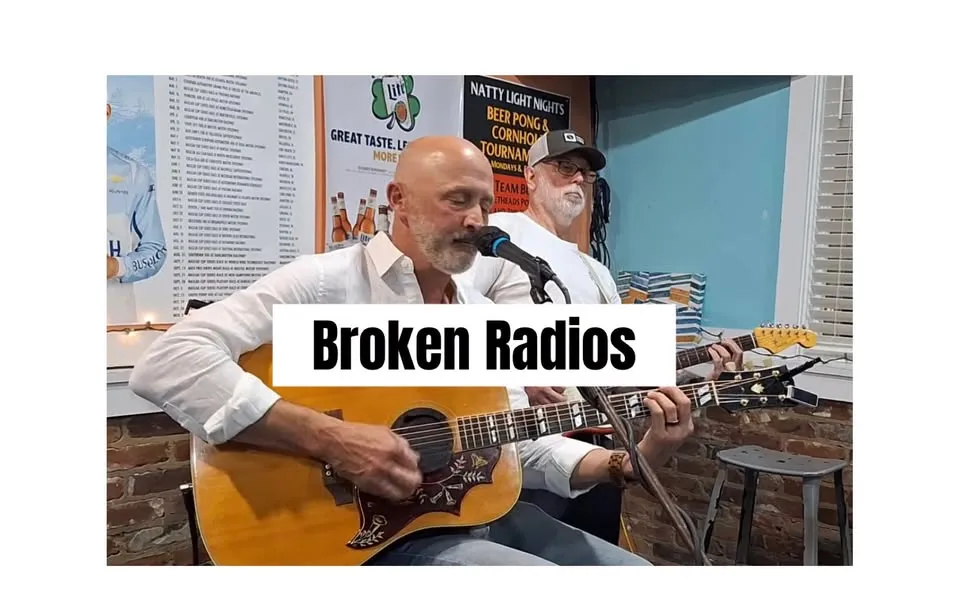 Broken Radios (Scott Kale & Bruce Stockwell) playing in the brewery courtyard