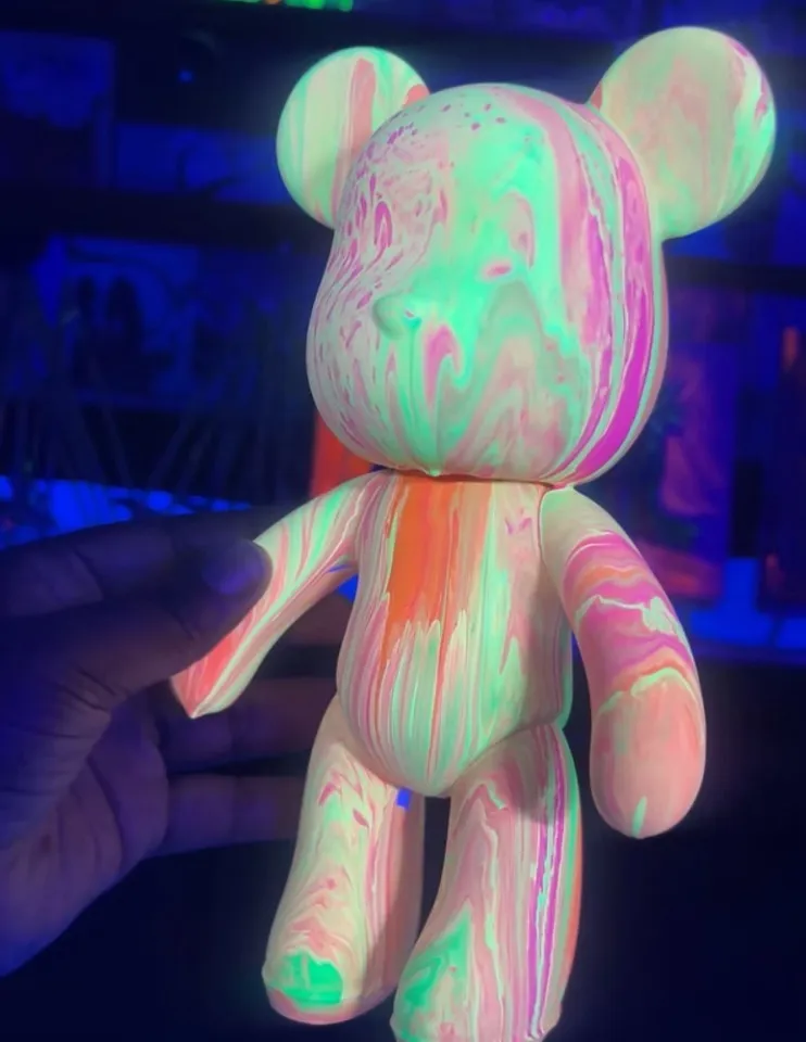 Adult/Teen Art Class - Fluid Bear - Pour in the Dark