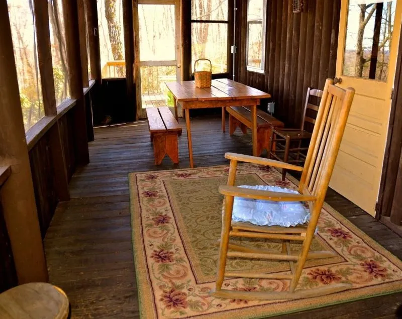 Bear's Den Cabin - Singletree