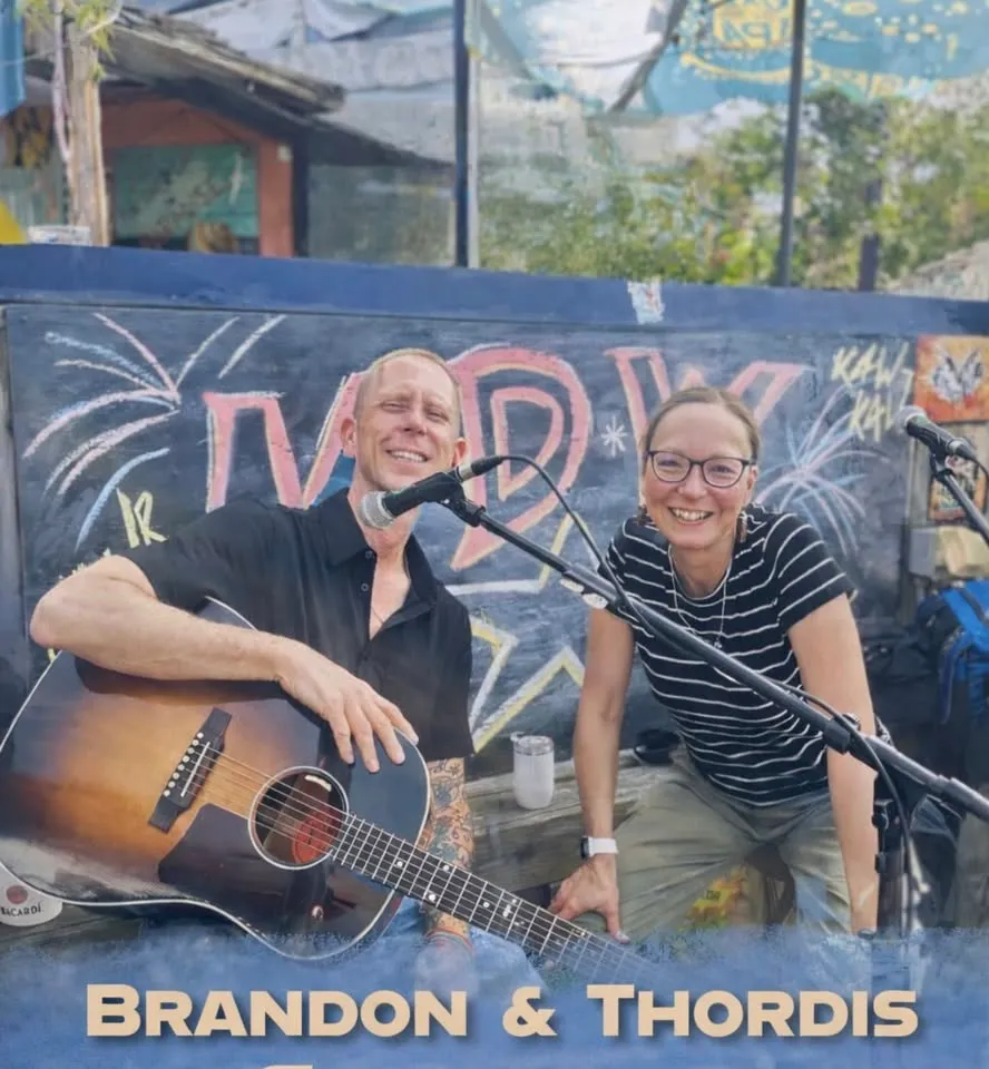 Live music at Foxys! Brandon & Thordis! 🎶🎶