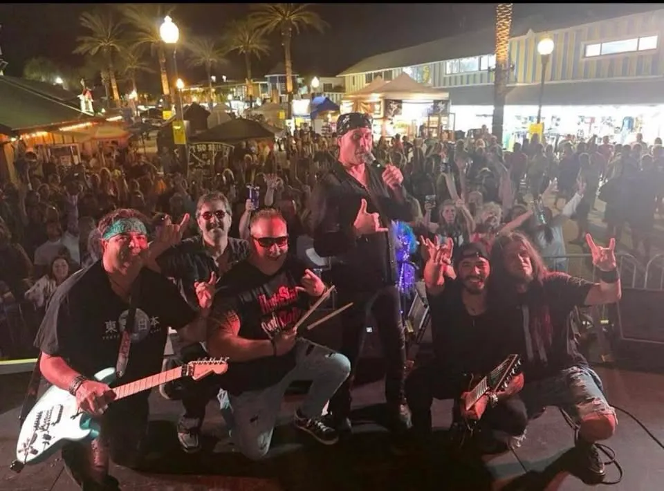 Full Throttle Debut show @ Lazy Lizard 80's Rock 🎸 Show