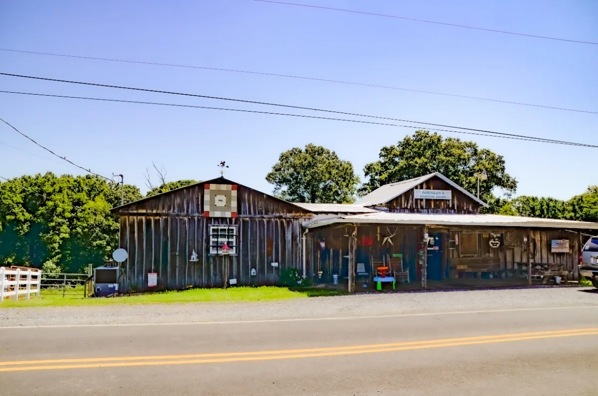 Quilt Trail Square - Johnson's Sporting Goods