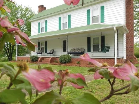 The George Farmhouse