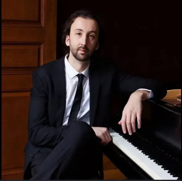 Marko Stuparević, piano