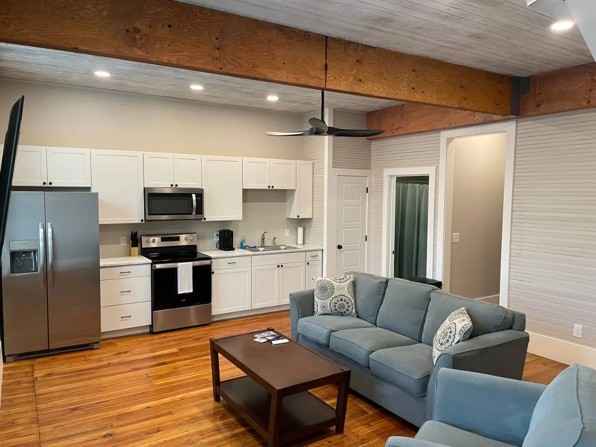 Downtown by the Dan-Airbnb