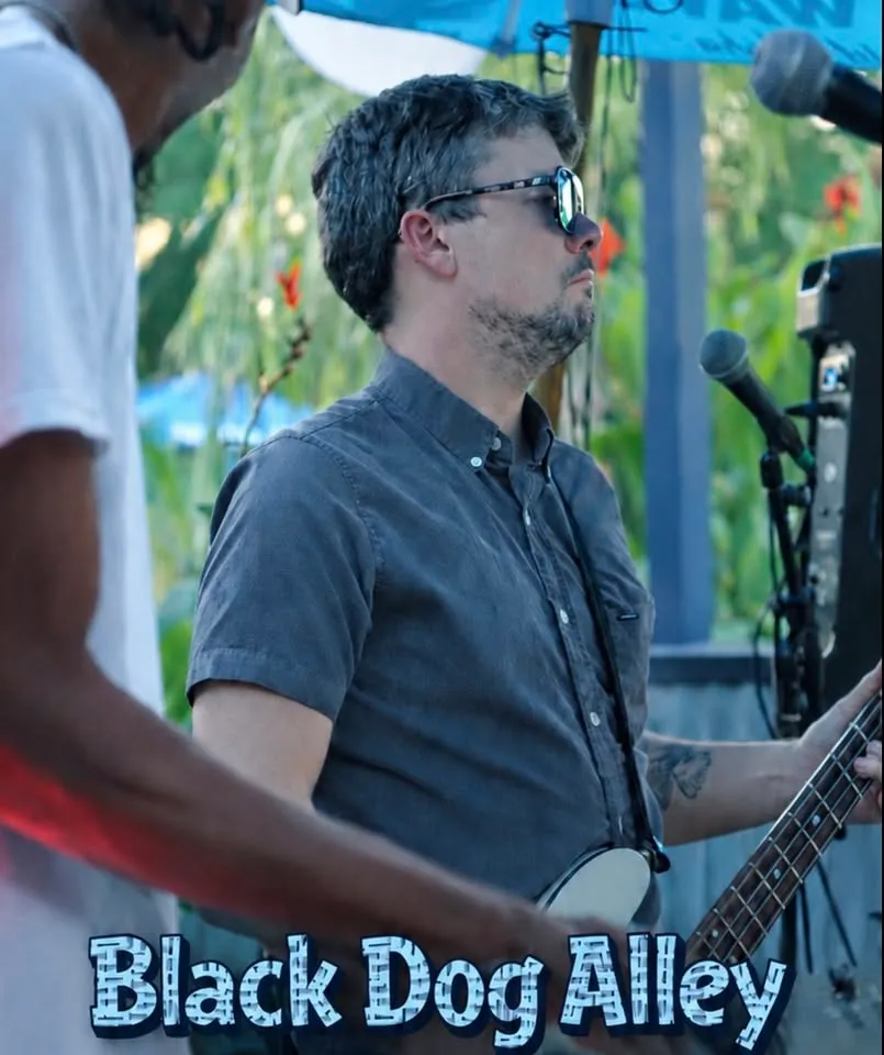 Live music at Foxy’s! Black Dog Alley! 🐾🐾
