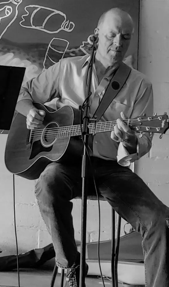 Live Music featuring Bill Baucom