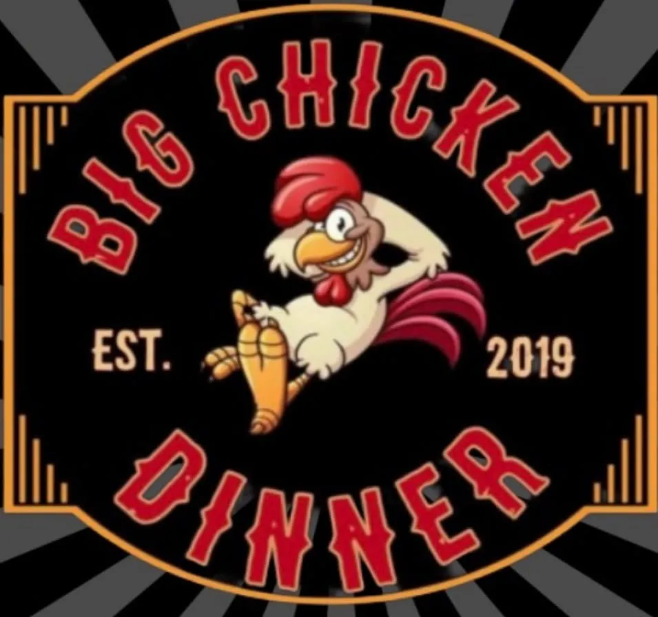 Live music at Foxy’s! Big Chicken Dinner! 🐓🎶
