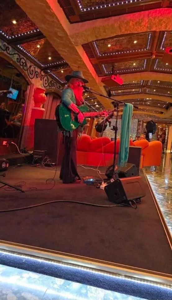 SOLO/LIVE MUSIC - Bree's Riverside Restaurant - Nobleton, FL