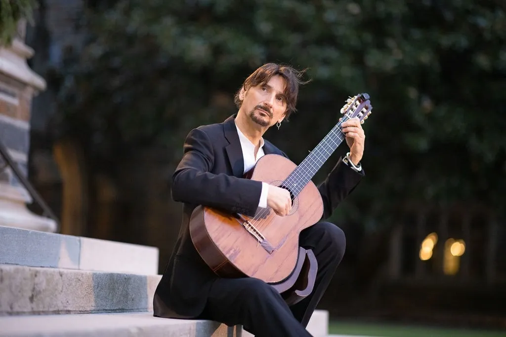 Live Music featuring Ed Stephenson