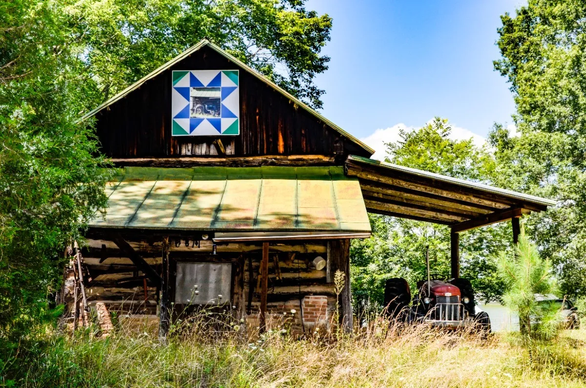 Quilt Trail Square - Raymond Dalton Farm