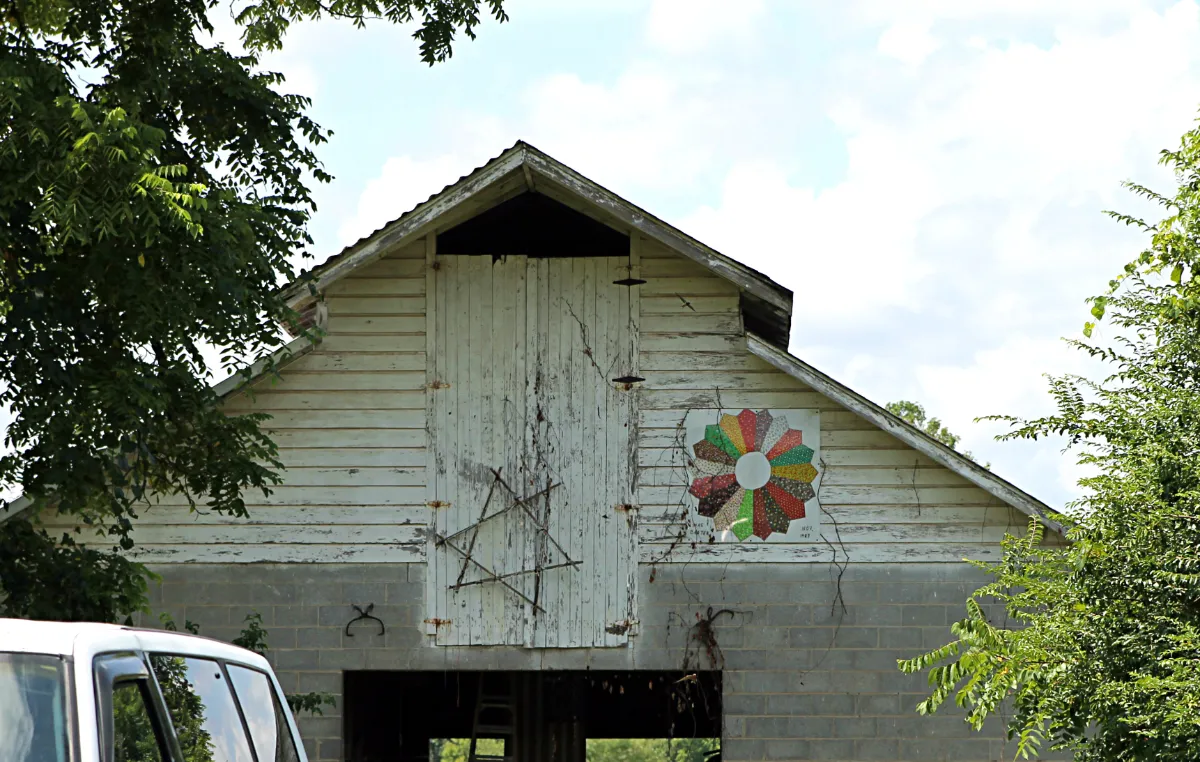 Quilt Trail Square - Via Reunion