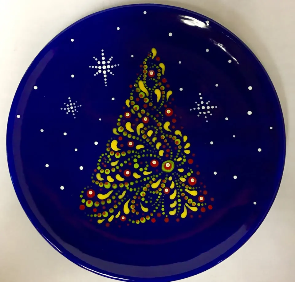 Dot Mandala Christmas Tree Plate @ Serious Brewing