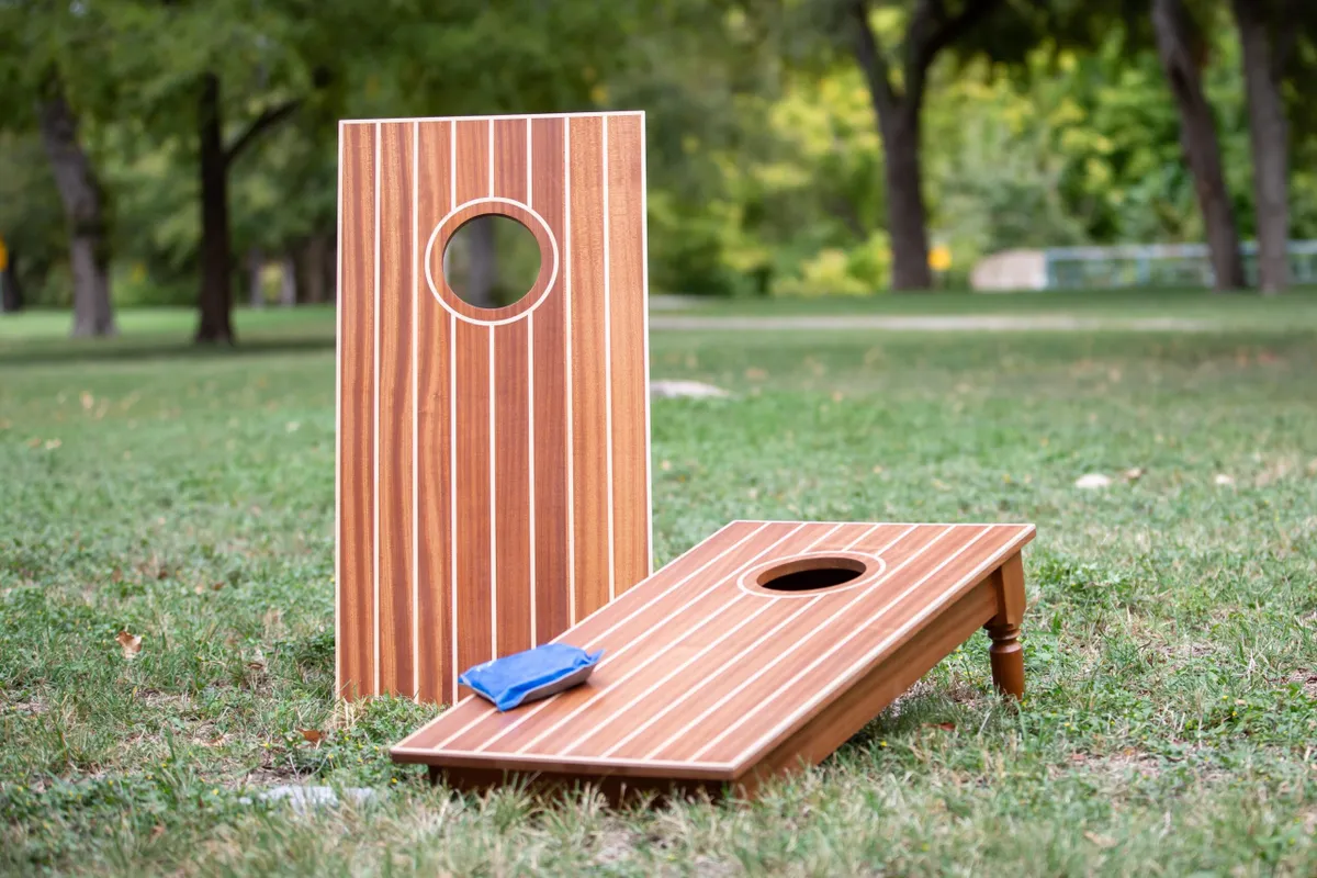 Dillard House Guests Yard Games
