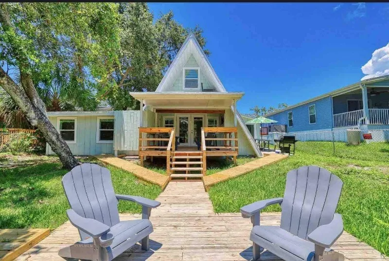 A-frame Stream Dream