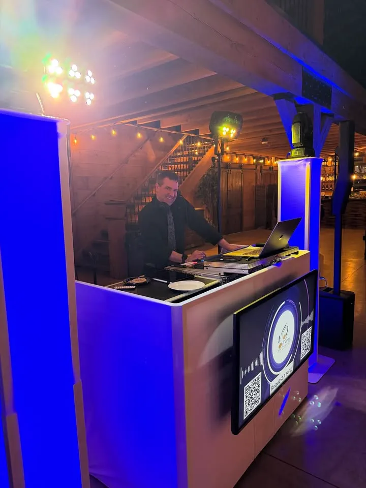 DJ Ron Hurne at the Winery