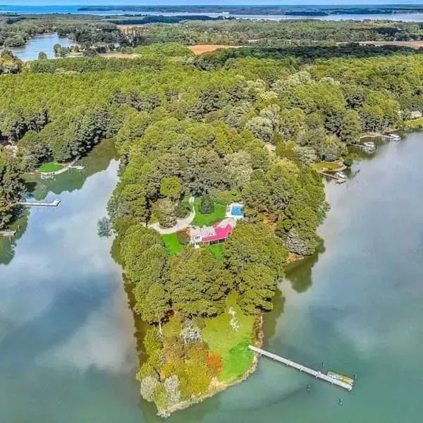Thorneton Point Estate