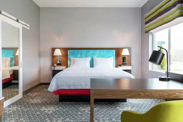 Hampton Inn & Suites