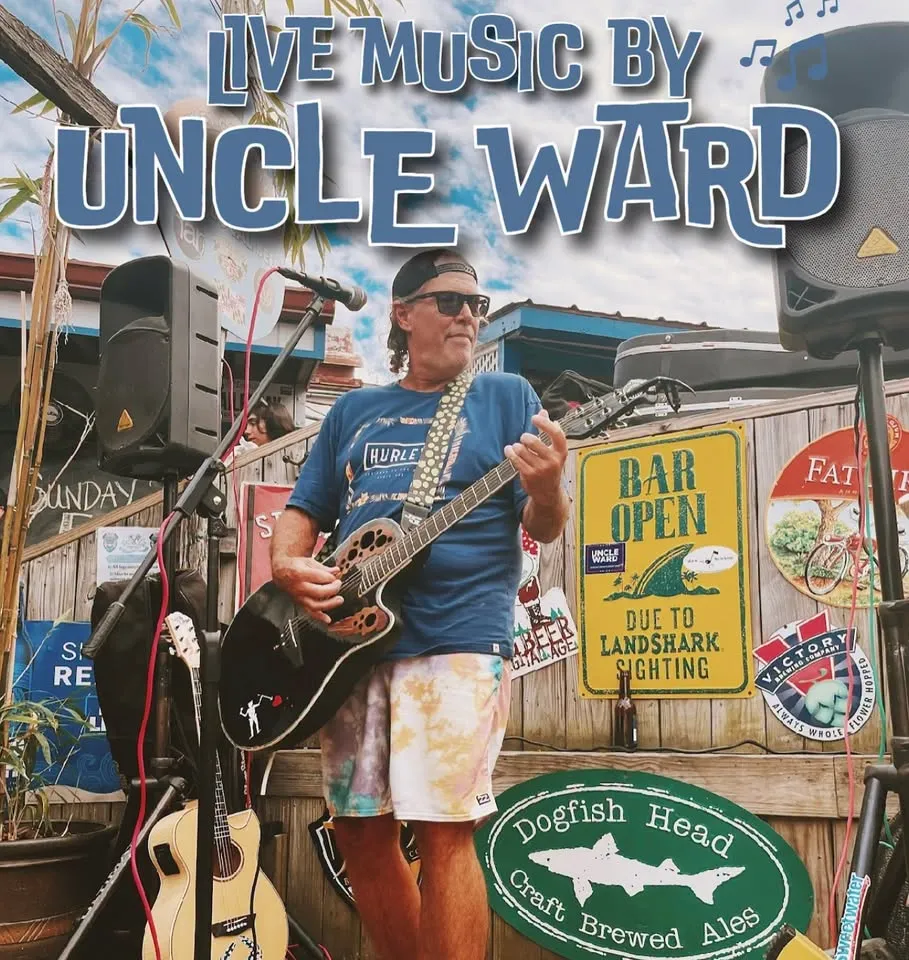 Live music at Foxy’s! Uncle Ward 😎🎶🎶