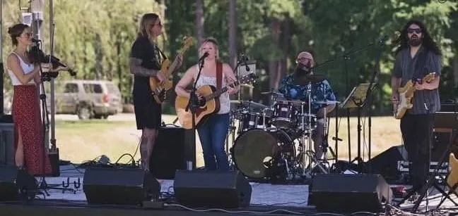 Music at the Plaza: Carri Smithey Band