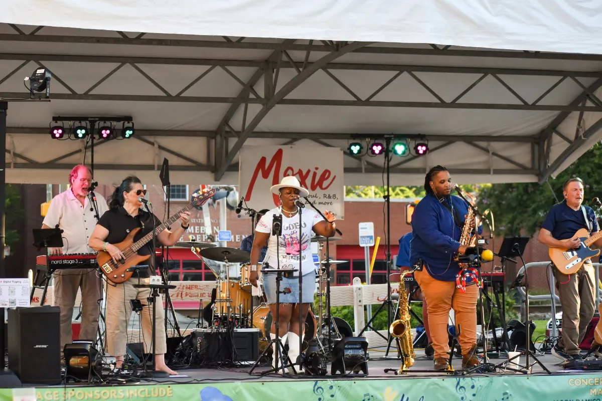 Music on 4th with Moxie Band