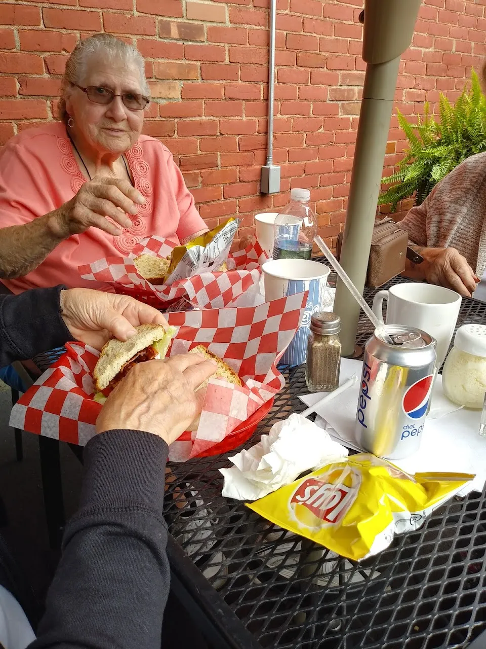 Dominick's Deli