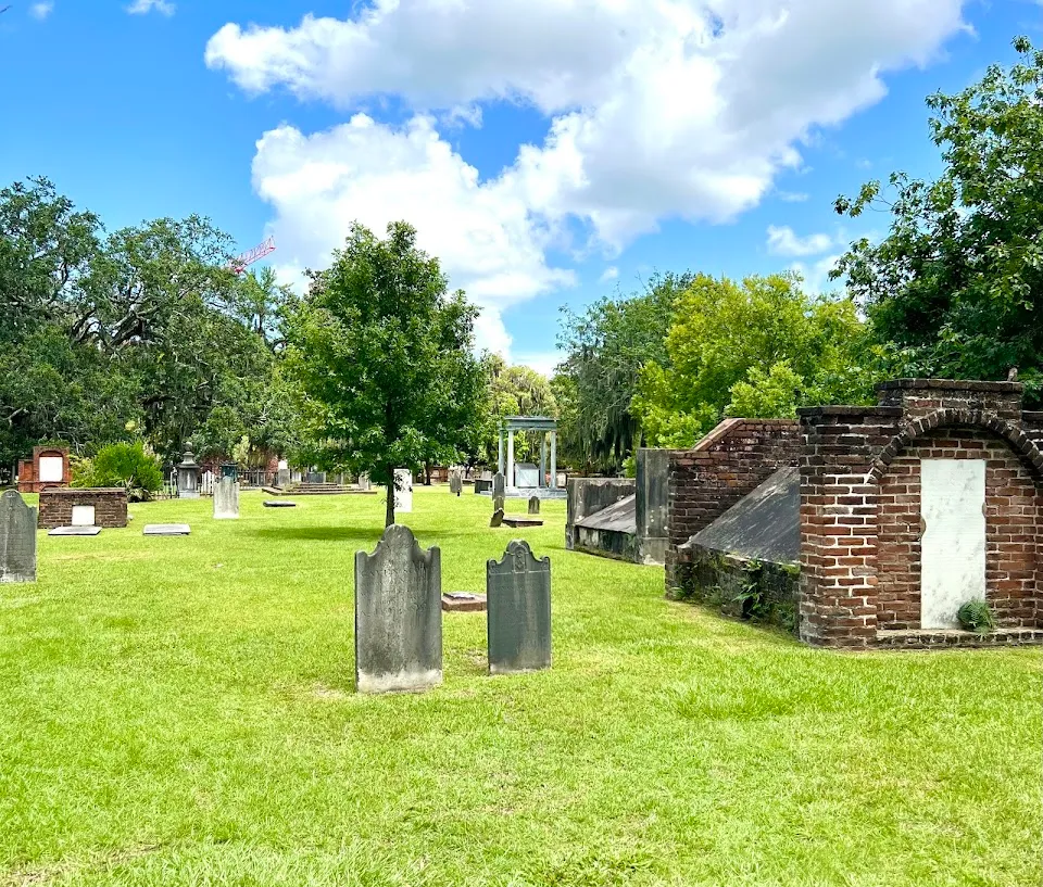 Colonial Park Cemetery