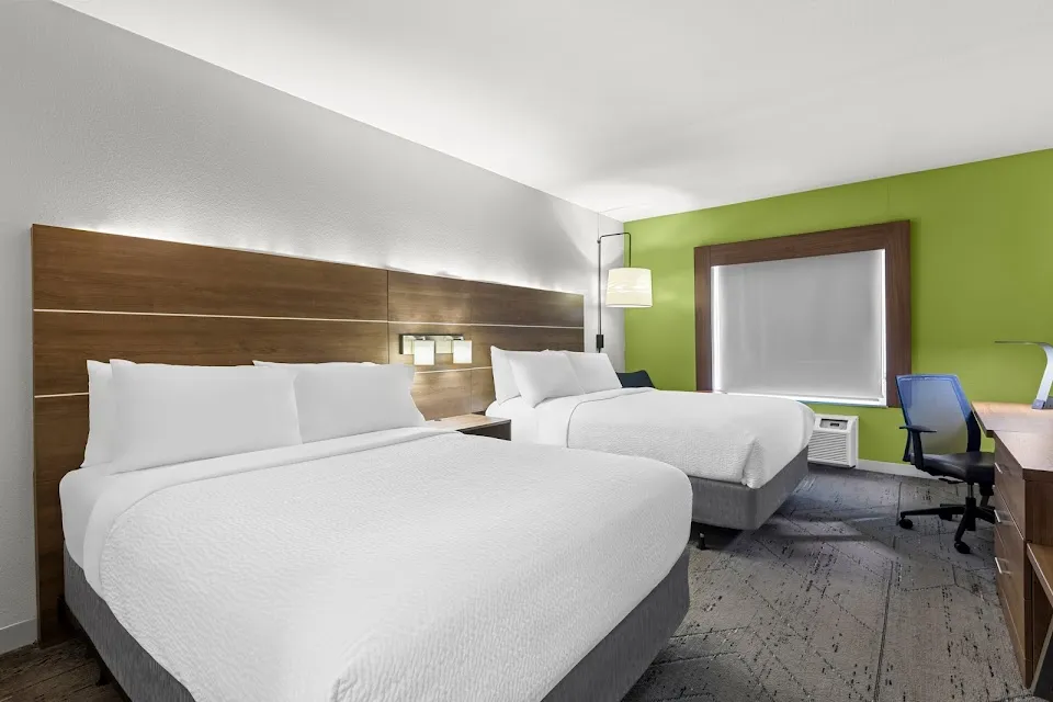 Holiday Inn Express & Suites Savannah - Midtown by IHG