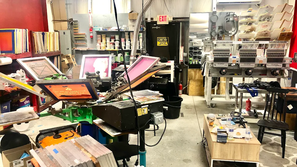 Hipbone, LLC - Custom Printed Tee Shirts and Embroidery