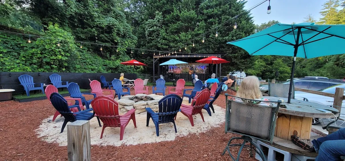 Route 76 Roadhouse Bar & Grill