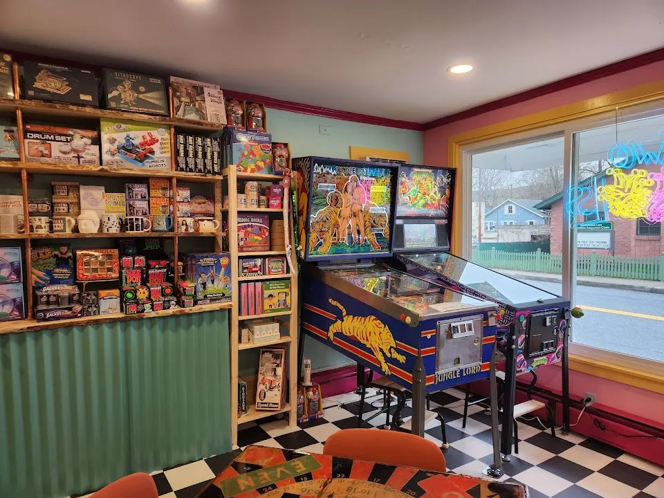 Two Flips Pinball & Gifts