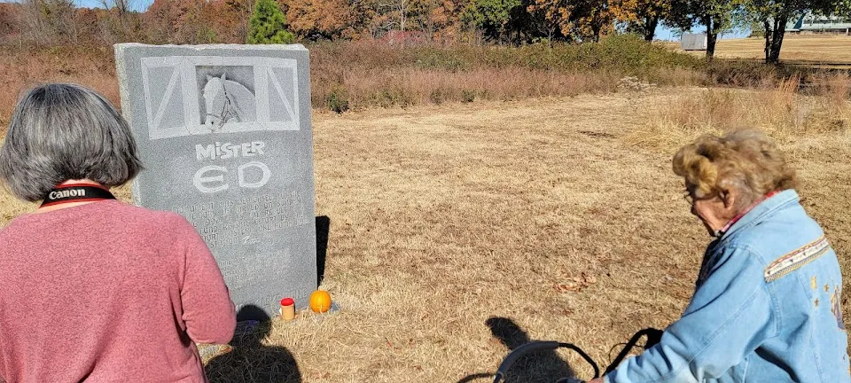 Mister Ed's Grave