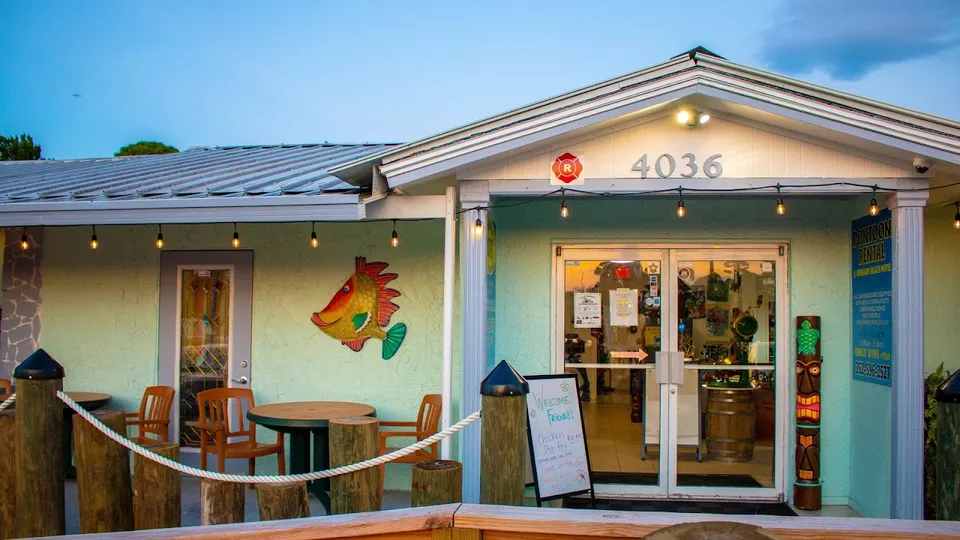 Silver Dolphin Restaurant & Country Store