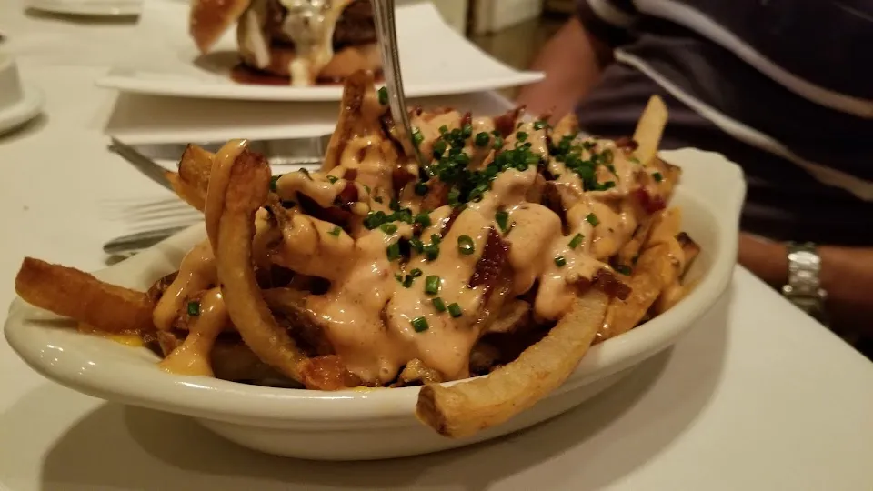 Frogs End Tavern & Cortile