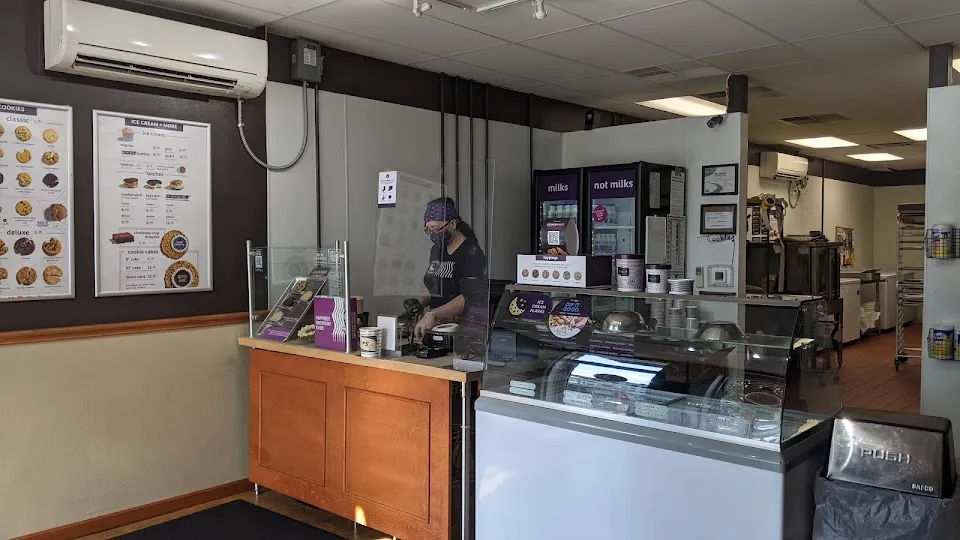 Insomnia Cookies