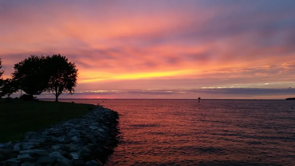 Tilghman Island Marina & Rentals