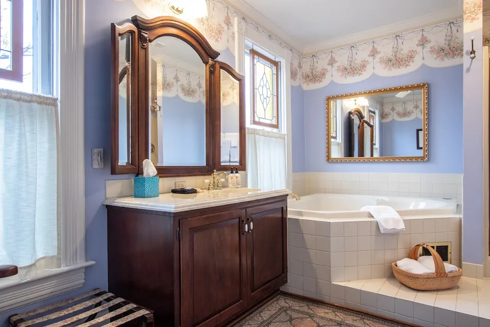 The Oaks Victorian Inn
