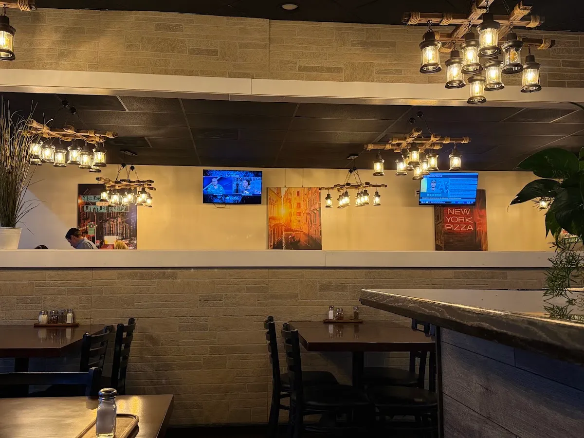 Luciani's Pizza