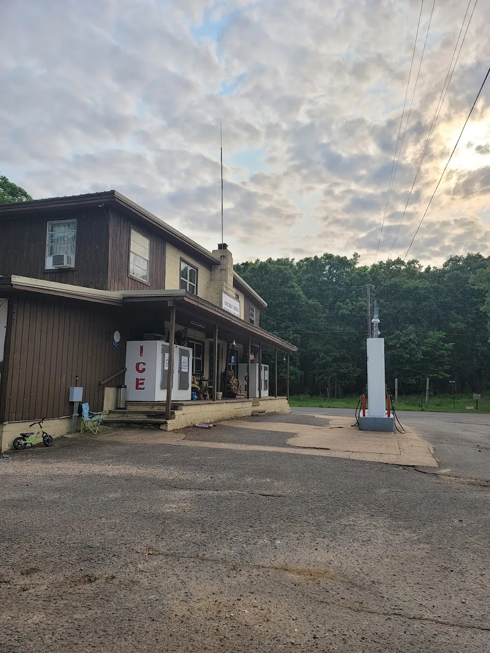 Chicken Creek Store & Lodging