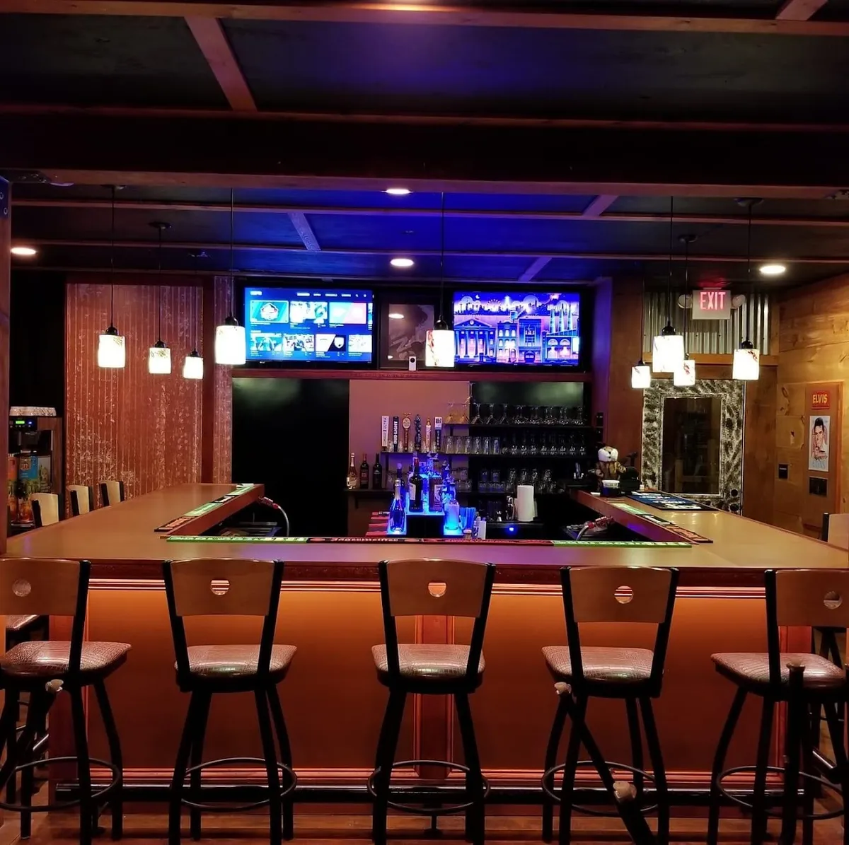 Route 76 Roadhouse Bar & Grill