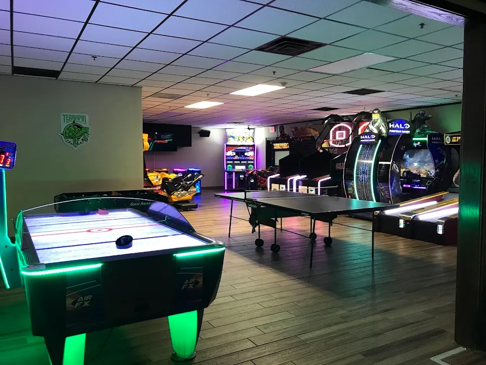 The Dive Bar & Grill