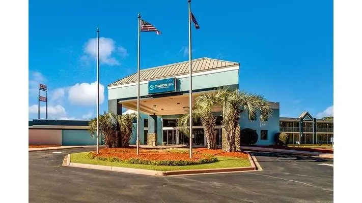 Clarion Inn & Suites Florence - Darlington