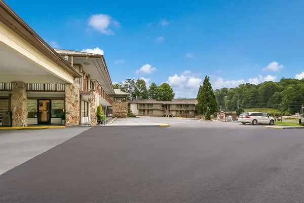 Quality Inn & Suites Mt. Chalet