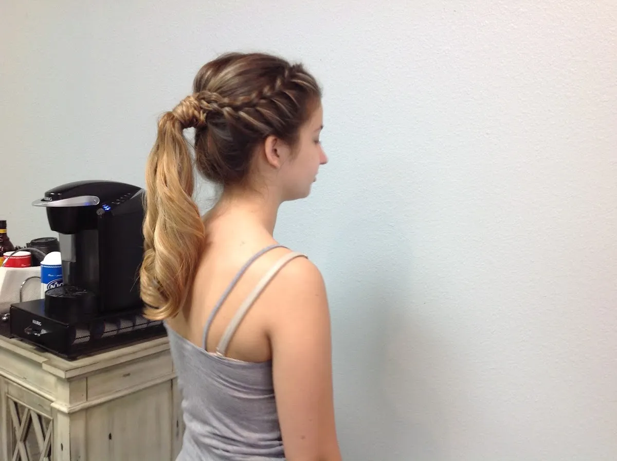 So Chic Hair Design & Salon