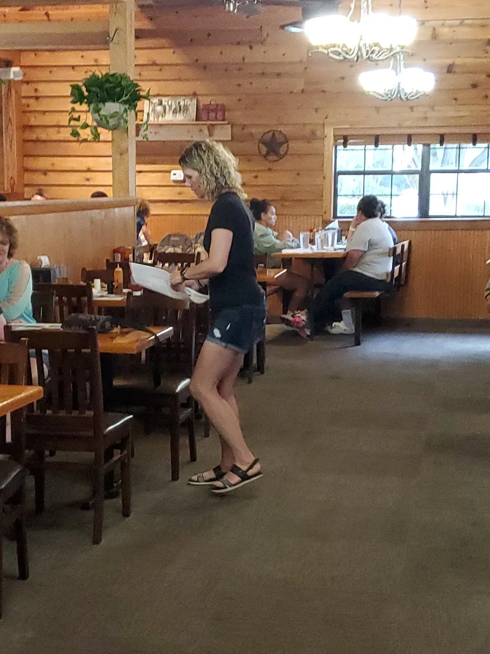 Dustin's Bar-B Q