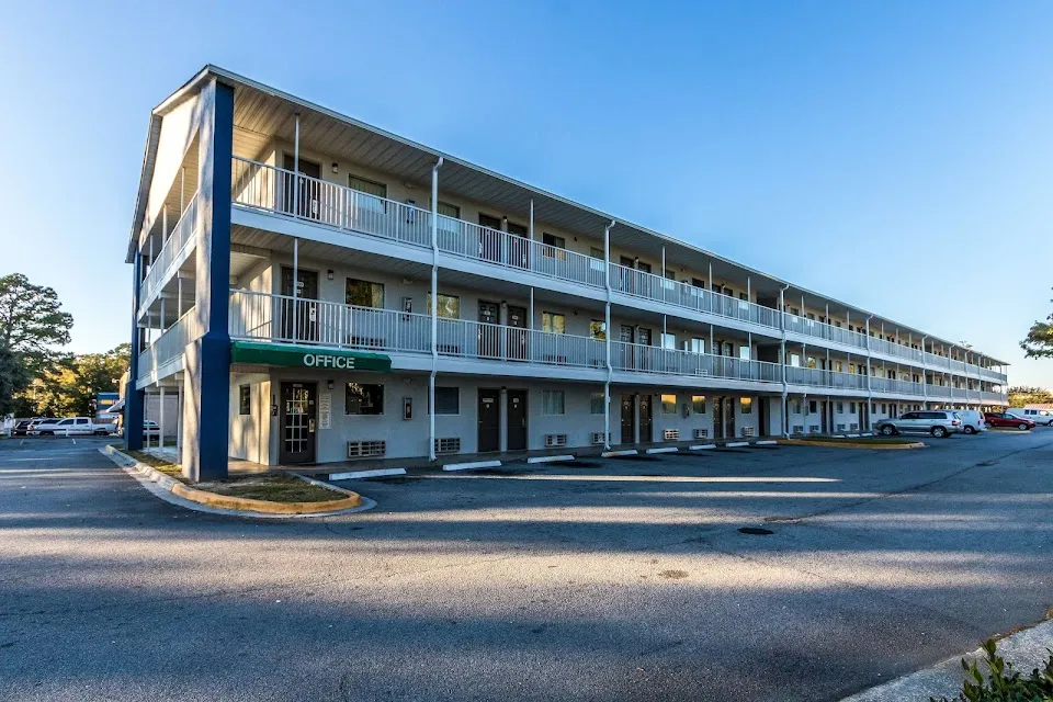 Studio 6 Extended Stay - Savannah, GA