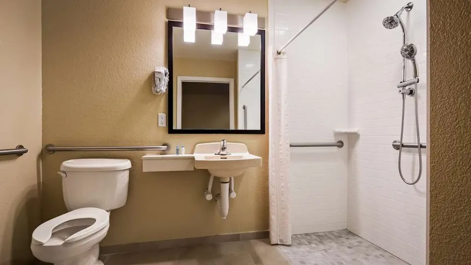 Best Western Edgewater Inn