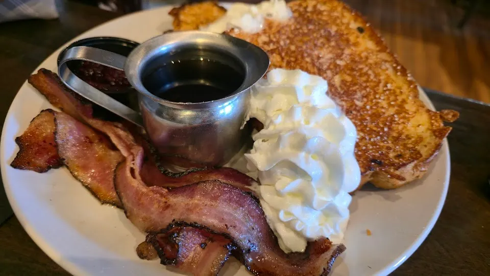 B. Matthew's Eatery